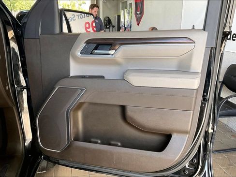 Used 2025 GMC Sierra 1500 SLT RWD image 21