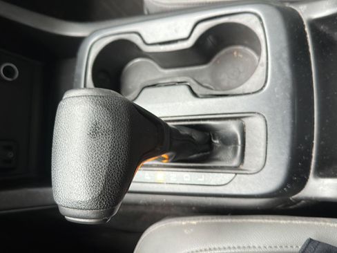 Used 2019 Chevrolet Colorado W/T w/ WT Convenience Package RWD image 15