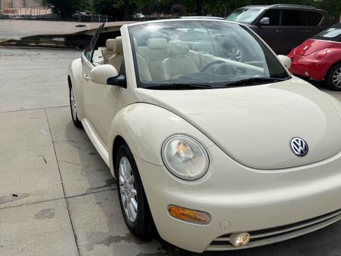Used 2004 Volkswagen Beetle GLS FWD image 13