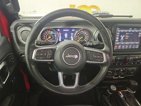 Used 2020 Jeep Wrangler Unlimited Sahara image 14