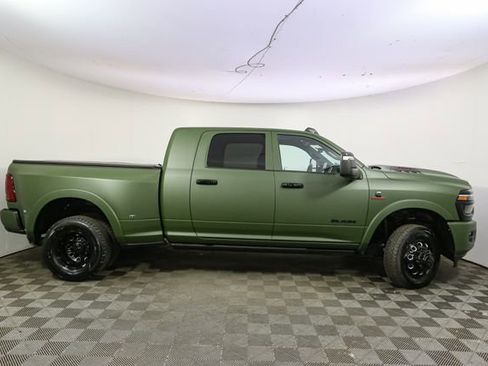 Used 2025 RAM 3500 Limited AWD/4WD image 12
