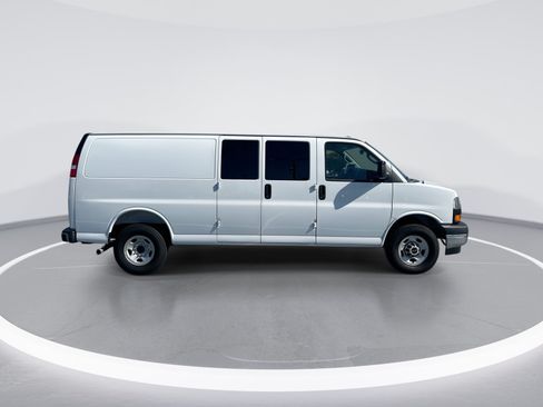 Used 2025 GMC Savana 3500 Extended w/ Driver Convenience Package RWD image 10