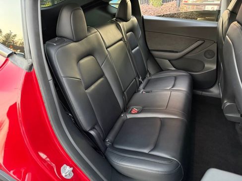 Used 2021 Tesla Model Y Long Range image 41