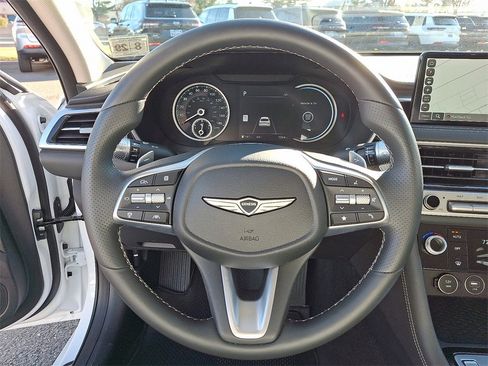 Used 2024 Genesis G70 2.5T image 20