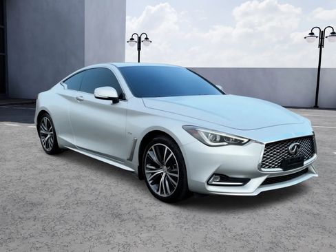 Used 2018 INFINITI Q60 2.0t w/ Moonroof Package RWD image 6