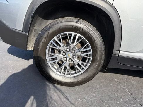 Certified 2025 Chevrolet Traverse LT AWD/4WD image 7