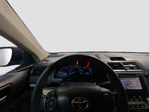 Used 2014 Toyota Camry LE FWD image 7