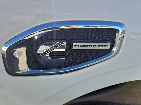 Used 2017 Nissan Titan S image 33