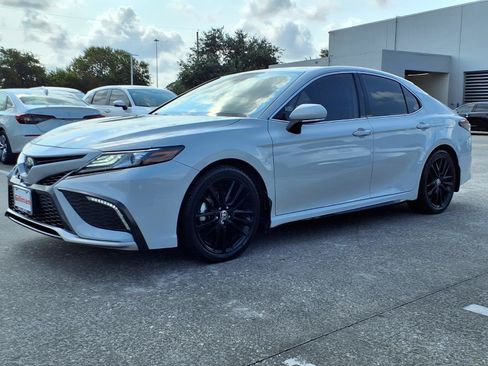 Used 2023 Toyota Camry XSE FWD image 21