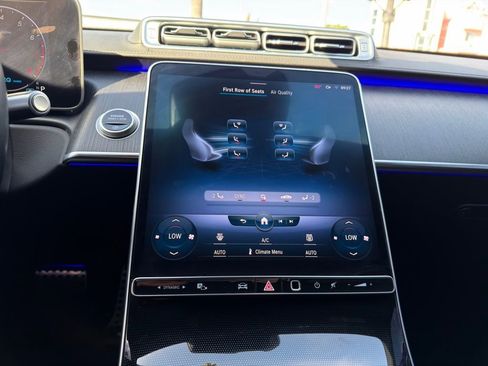 Used 2022 Mercedes-Benz S 500 4MATIC w/ AMG Line Package image 18