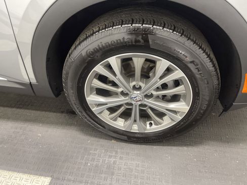 Used 2023 Buick Envision Preferred image 28