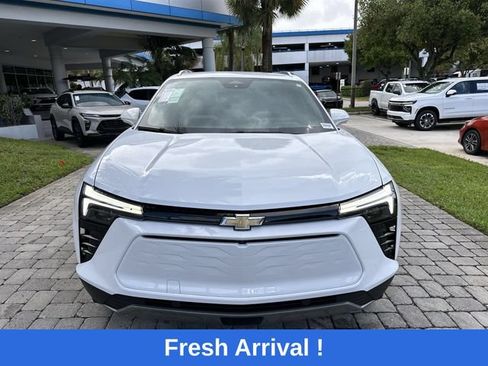 Used 2024 Chevrolet Blazer EV LT AWD/4WD image 18