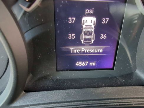 Used 2025 Jeep Wrangler Sport image 12