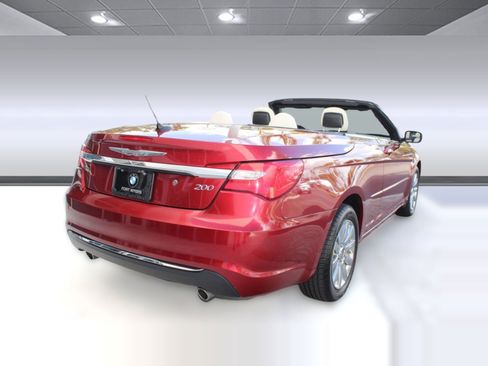 Used 2014 Chrysler 200 Touring image 9