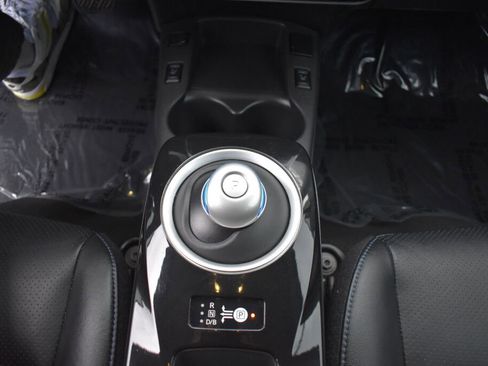 Used 2017 Nissan Leaf SL w/ Premium Package image 21