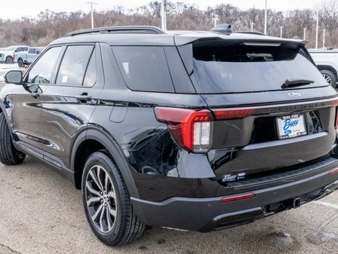 New 2026 Ford Explorer ST-Line image 4