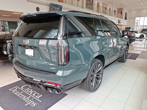 Used 2025 Cadillac Escalade V image 6
