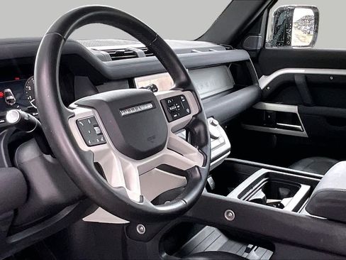 Used 2023 Land Rover Defender 90 SE AWD/4WD image 6