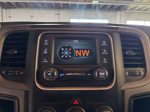 Used 2014 RAM 2500 Tradesman w/ Chrome Appearance Group AWD/4WD image 19