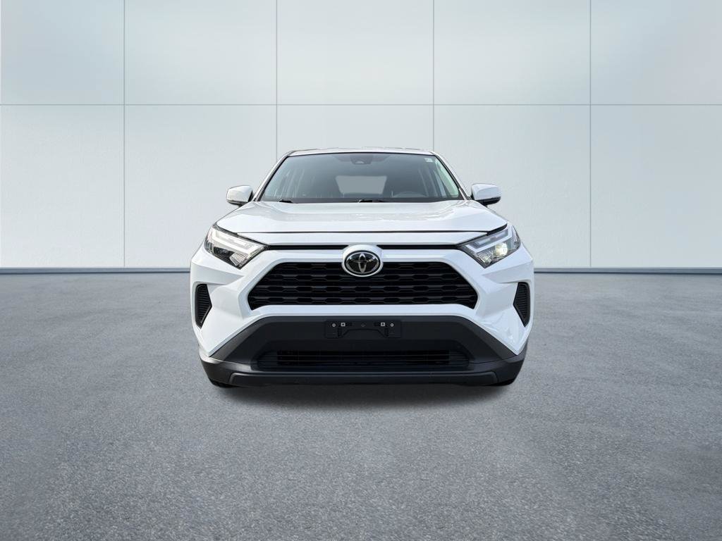 Used 2024 Toyota RAV4 LE AWD/4WD image 3