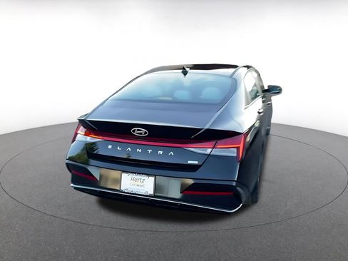 Used 2025 Hyundai Elantra Limited image 14