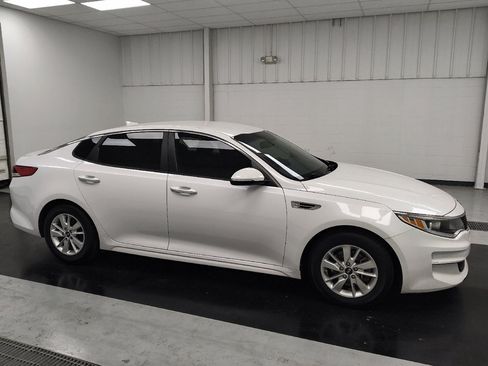 Used 2018 Kia Optima LX w/ Convenience Package FWD image 11
