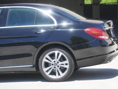 Used 2018 Mercedes-Benz C 300 4MATIC Sedan image 34
