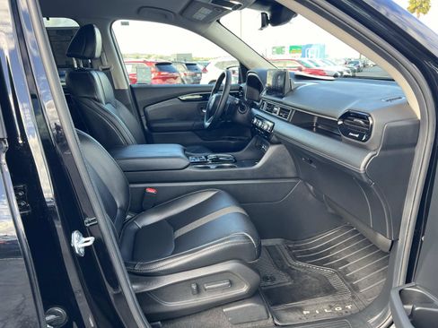 Used 2025 Honda Pilot EX-L image 30