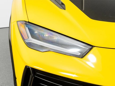 Used 2023 Lamborghini Urus Performante image 23
