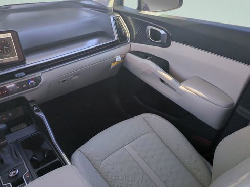 New 2026 Kia EV9 Wind image 17