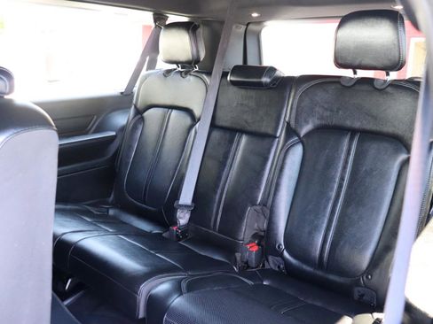 Used 2024 Jeep Wagoneer L Series II w/ Flexible Seating Group AWD/4WD image 13