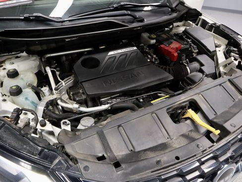 Certified 2022 Nissan Rogue SV image 17