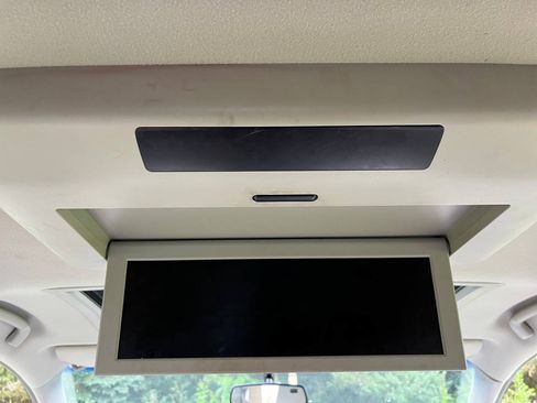 Used 2014 Toyota Sienna XLE w/ Entertainment Package AWD/4WD image 10