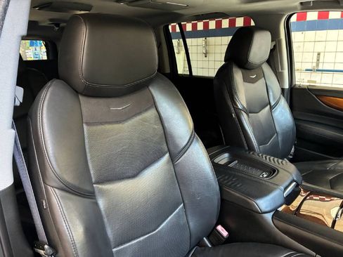 Used 2017 Cadillac Escalade ESV Premium Luxury image 19