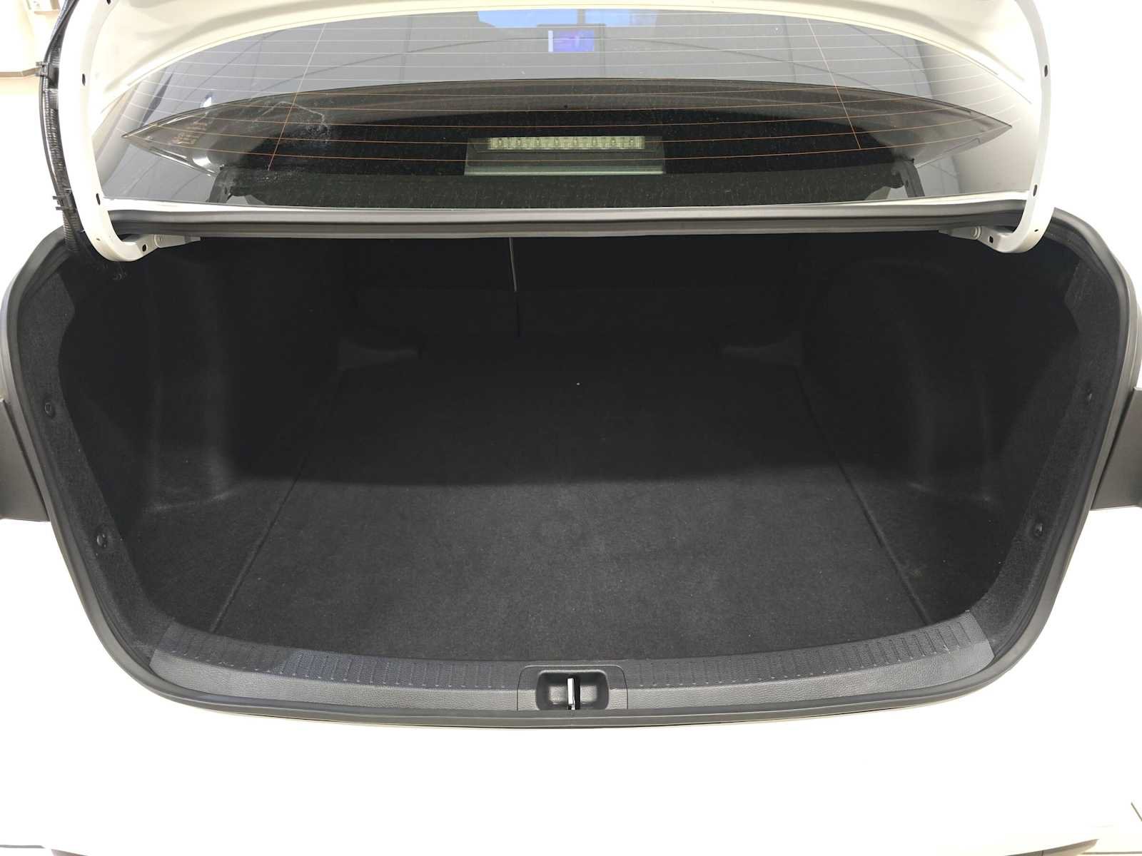 Used 2025 Toyota Corolla LE FWD image 30