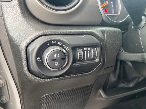 Used 2022 Jeep Gladiator Willys image 28