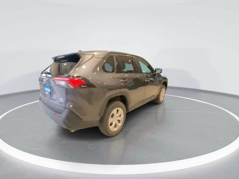 Used 2024 Toyota RAV4 LE AWD/4WD image 8