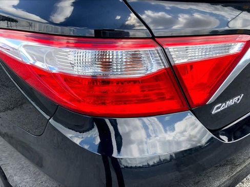 Used 2015 Toyota Camry XLE w/ Moonroof Package image 27