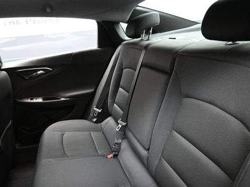 Used 2017 Chevrolet Malibu LT FWD image 15