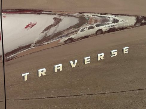 Used 2023 Chevrolet Traverse LT FWD image 13