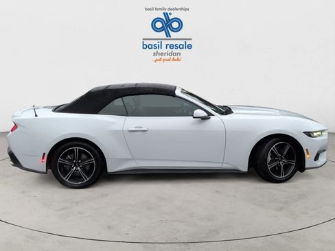 Used 2025 Ford Mustang Premium image 7