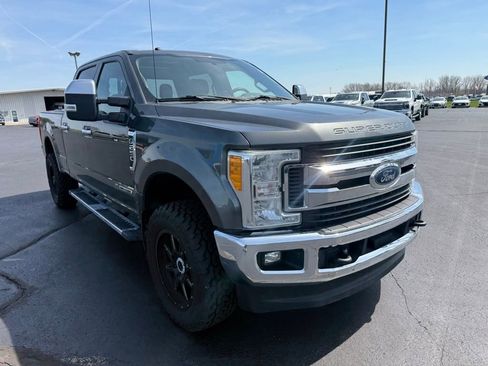 Used 2017 Ford F250 XLT w/ XLT Premium Package image 11