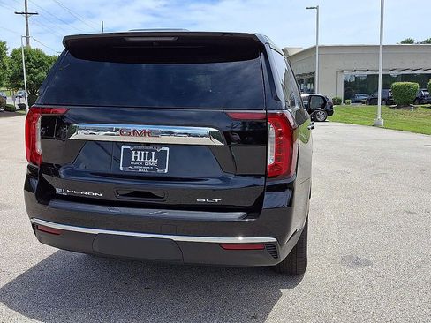 Used 2024 GMC Yukon SLT w/ SLT Premium Package AWD/4WD image 8