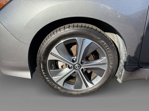 Used 2018 Nissan Leaf SL w/ SL Technology Package image 9