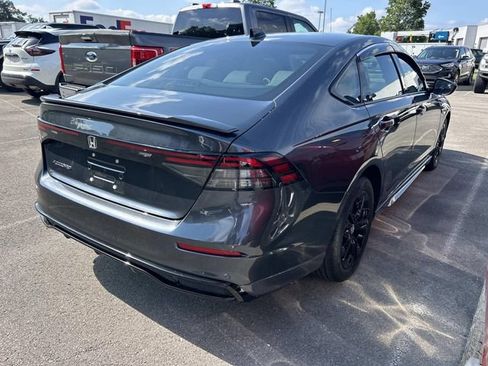Used 2025 Honda Accord SE image 6