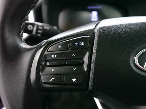 Used 2023 Hyundai Venue SEL image 17