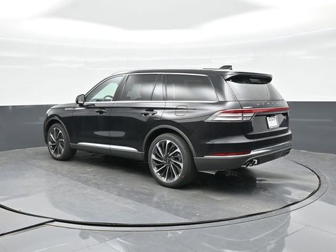 Used 2025 Lincoln Aviator Reserve w/ Illumination Package image 4