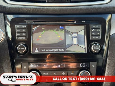 Used 2015 Nissan Rogue SV w/ SV Premium Package AWD/4WD image 12