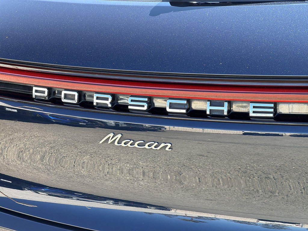 Used 2020 Porsche Macan AWD/4WD image 32