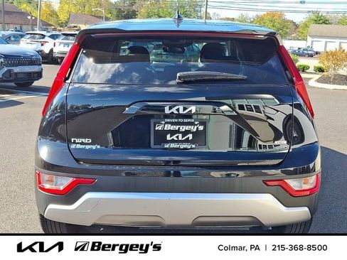 Used 2025 Kia Niro LX image 6